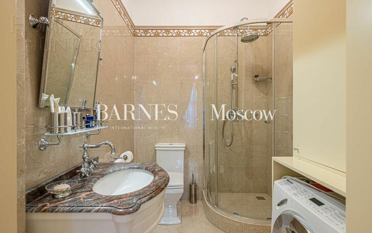 4-КОМН. КВАРТИРА С ОТДЕЛКОЙ 190 М² НА 3 ЭТАЖЕ