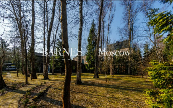 2-этажный коттедж 300 м² с отделкой