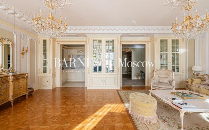4-КОМН. КВАРТИРА С ОТДЕЛКОЙ 190 М² НА 3 ЭТАЖЕ