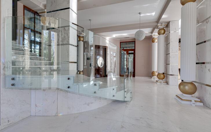 2-этажный коттедж 1 200 м² с отделкой