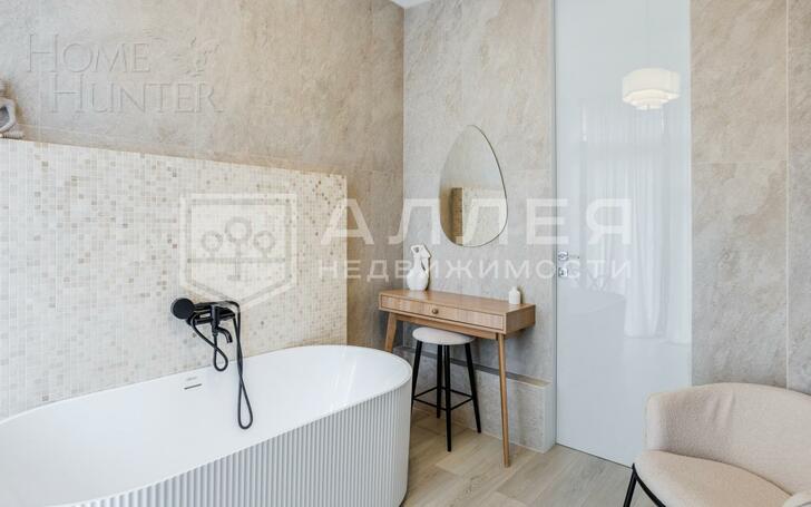 3-этажный таунхаус 240 м² с отделкой