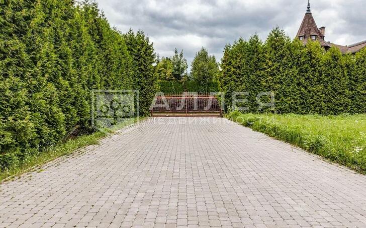 3-этажный коттедж 615 м² с отделкой