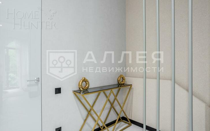 3-этажный таунхаус 240 м² с отделкой