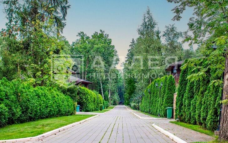 2-этажный коттедж 450 м² с отделкой