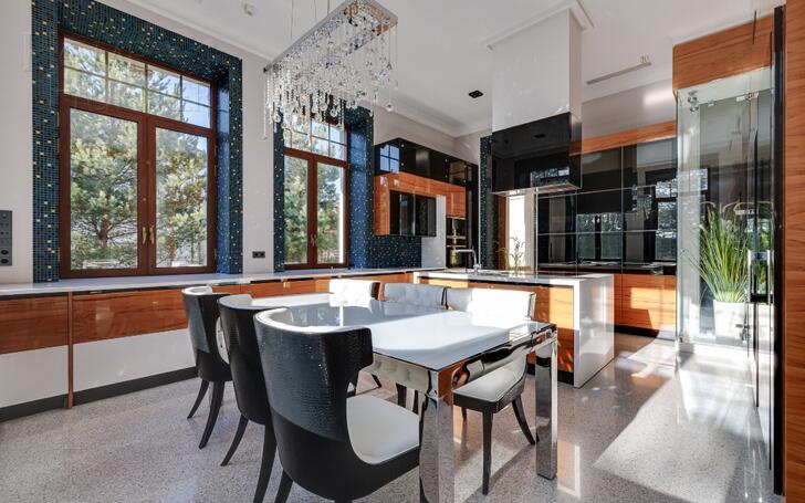 2-этажный коттедж 1 200 м² с отделкой