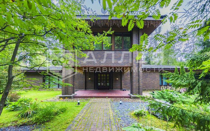 2-этажный коттедж 450 м² с отделкой