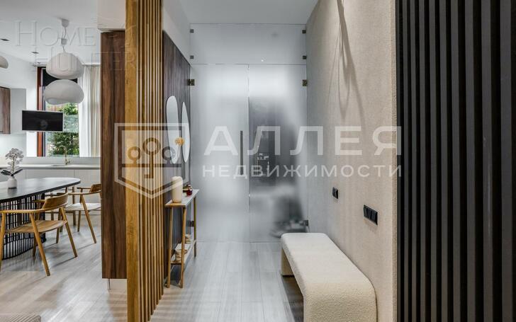 3-этажный таунхаус 240 м² с отделкой