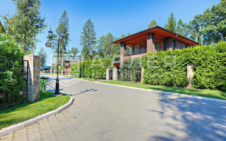 2-этажный коттедж 450 м² с отделкой