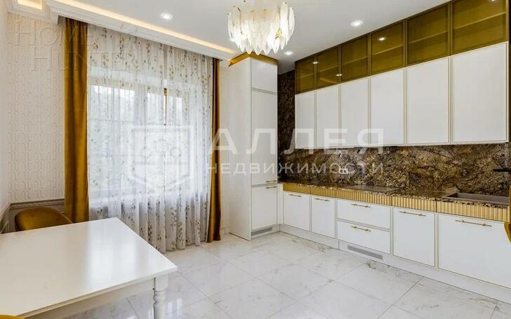3-этажный коттедж 615 м² с отделкой
