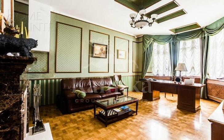 3-этажный коттедж 560 м² с отделкой
