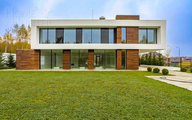 2-этажный коттедж 650 м² без отделки
