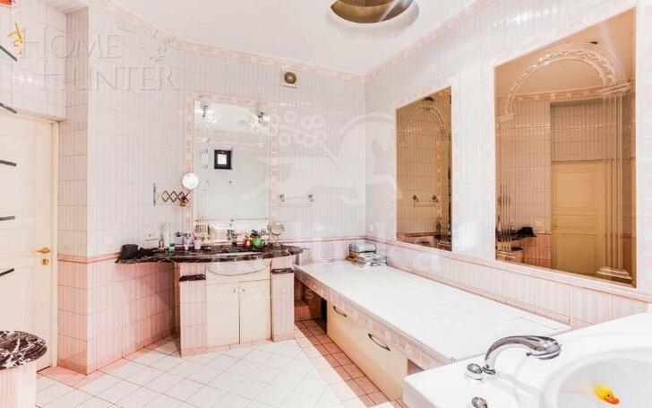 3-этажный коттедж 560 м² с отделкой
