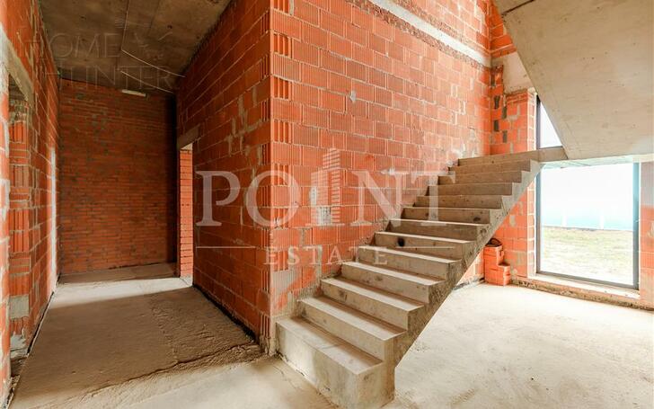 2-этажный коттедж 600 м² без отделки