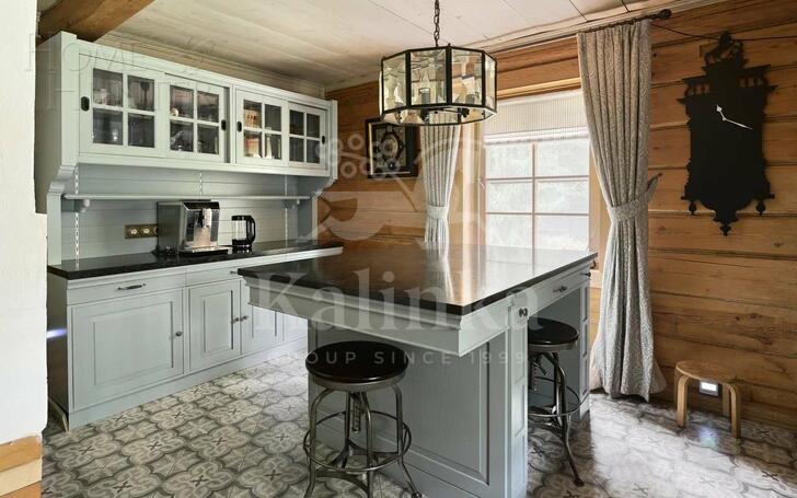3-этажный коттедж 450 м² с отделкой