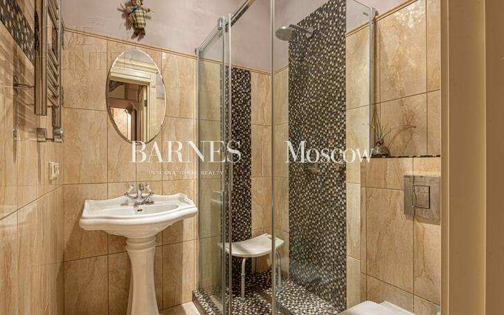 5-КОМН. КВАРТИРА С ОТДЕЛКОЙ 190 М² НА 3 ЭТАЖЕ
