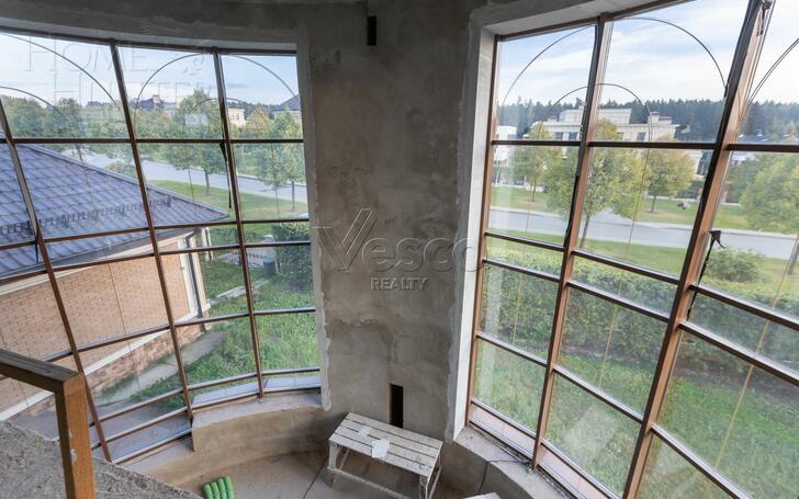 3-этажный коттедж 680 м² без отделки