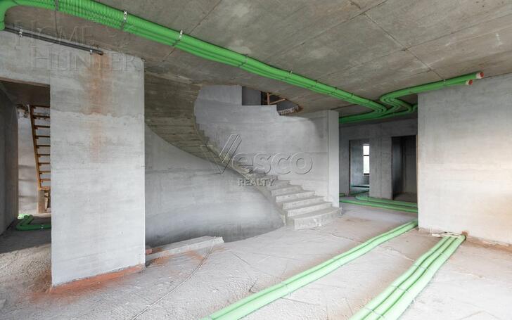3-этажный коттедж 680 м² без отделки