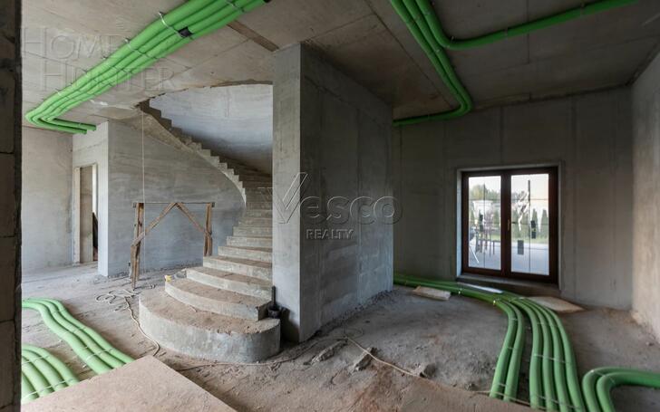 3-этажный коттедж 680 м² без отделки