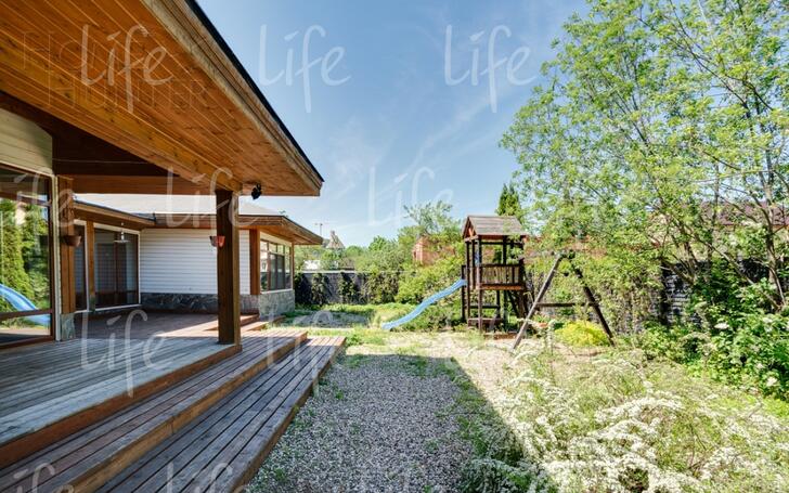 1-этажный коттедж 240 м² с отделкой