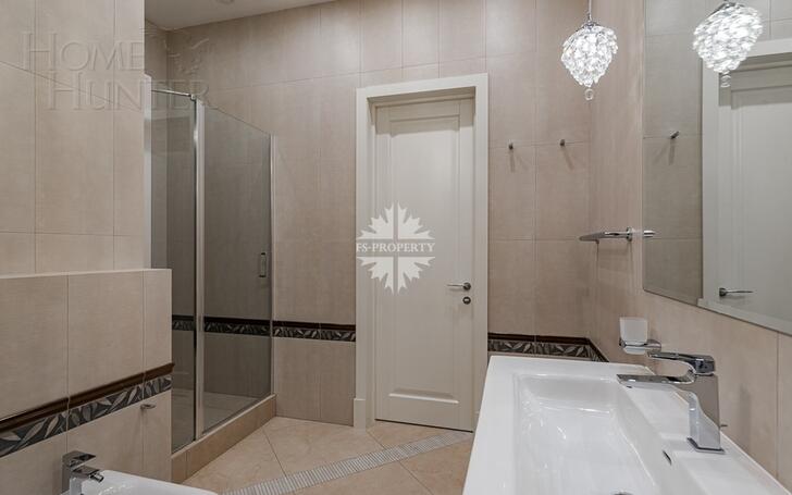 5-КОМН. КВАРТИРА С ОТДЕЛКОЙ 240 М² НА 5 ЭТАЖЕ