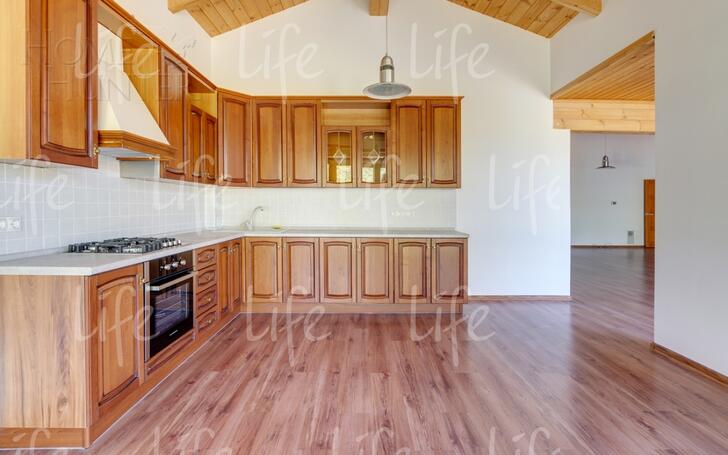 1-этажный коттедж 240 м² с отделкой