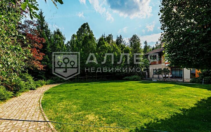 2-этажный коттедж 1 825 м² с отделкой