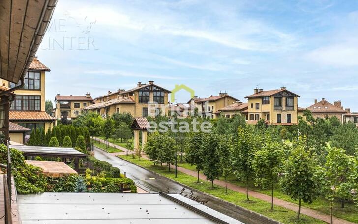 2-этажный таунхаус 330 м² без отделки