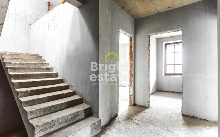 2-этажный таунхаус 330 м² без отделки