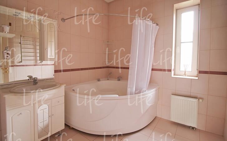 2-этажный коттедж 300 м² с отделкой