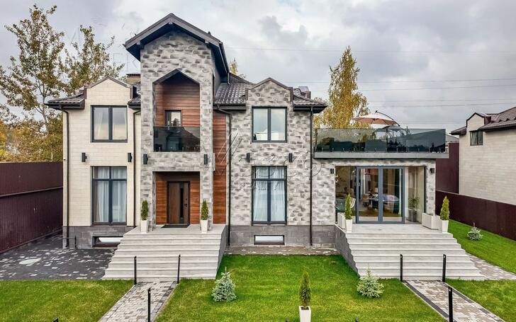 2-этажный коттедж 528 м² с отделкой
