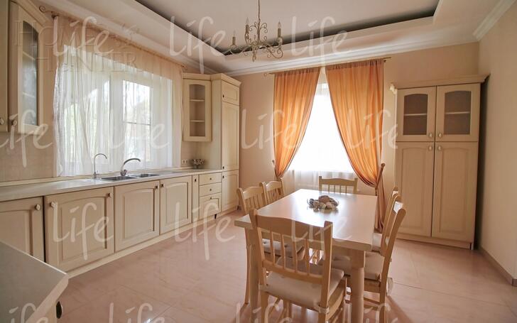 2-этажный коттедж 300 м² с отделкой