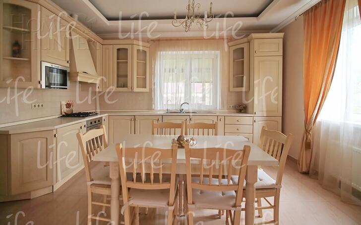 2-этажный коттедж 300 м² с отделкой