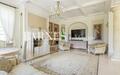 2-этажный коттедж 2 400 м² с отделкой