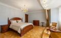 8-КОМН. КВАРТИРА С ОТДЕЛКОЙ 275.3 М² НА 9 ЭТАЖЕ