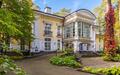 4-этажный коттедж 1 250 м² с отделкой