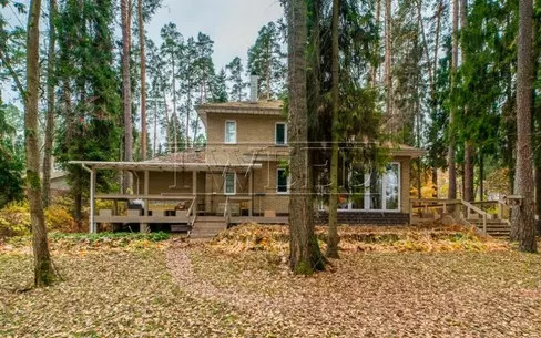 2-этажный коттедж 240 м² с отделкой