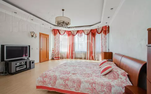 3-этажный коттедж 400 м² с отделкой