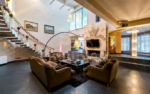 3-этажный коттедж 2 400 м² с отделкой