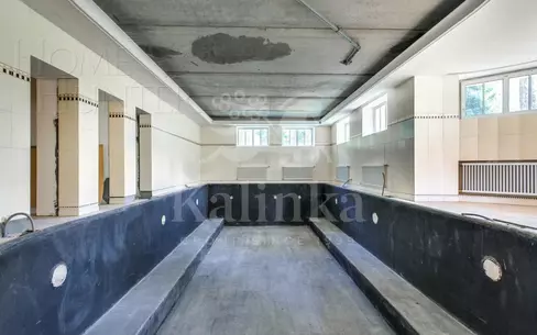 3-этажный коттедж 1 250 м² без отделки