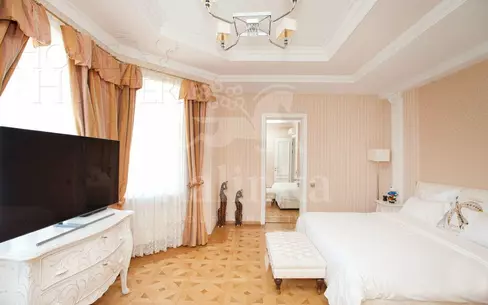 2-этажный коттедж 1 700 м² с отделкой