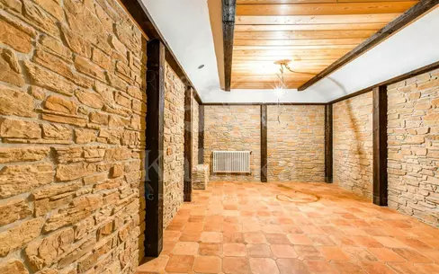 3-этажный коттедж 1 250 м² без отделки