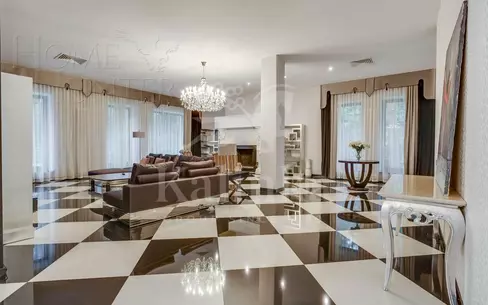 3-этажный коттедж 1 300 м² с отделкой