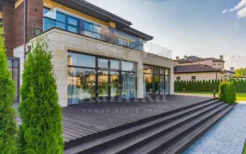 2-этажный коттедж 961 м² с отделкой