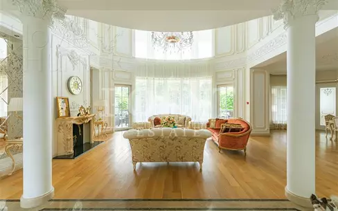 2-этажный коттедж 1 800 м² с отделкой