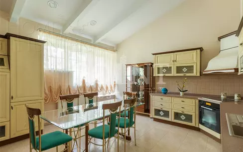 2-этажный коттедж 1 200 м² с отделкой