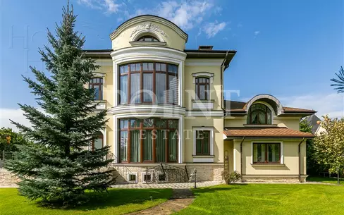 3-этажный коттедж 860 м² с отделкой