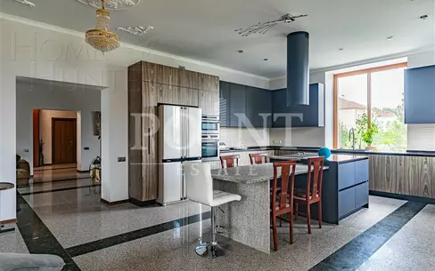 2-этажный коттедж 750 м² с отделкой