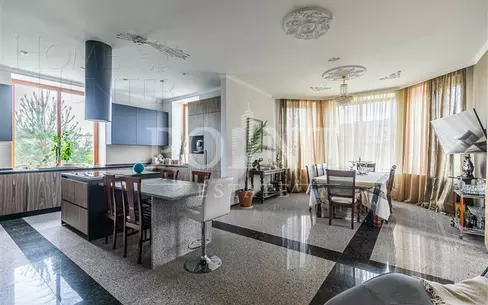 2-этажный коттедж 750 м² с отделкой