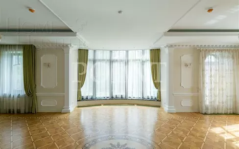 3-этажный коттедж 860 м² с отделкой