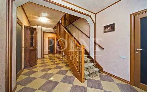 2-этажный коттедж 580 м² с отделкой